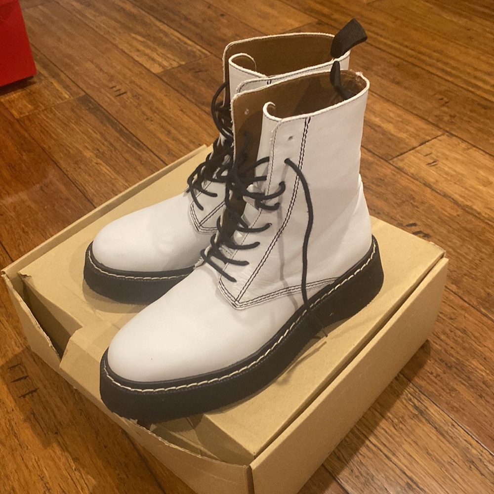 Zara white chunky lace up boots - Picture 1 of 9